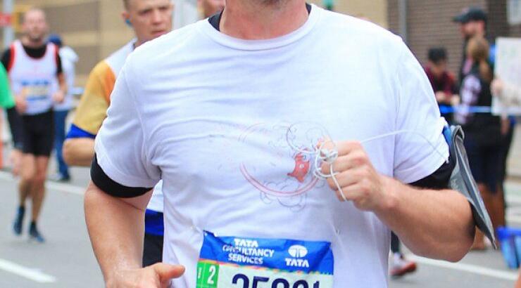 Ο κούκλος σταρ που έτρεξε όλο το μαραθώνιο της Νέας Υόρκης [εικόνες]