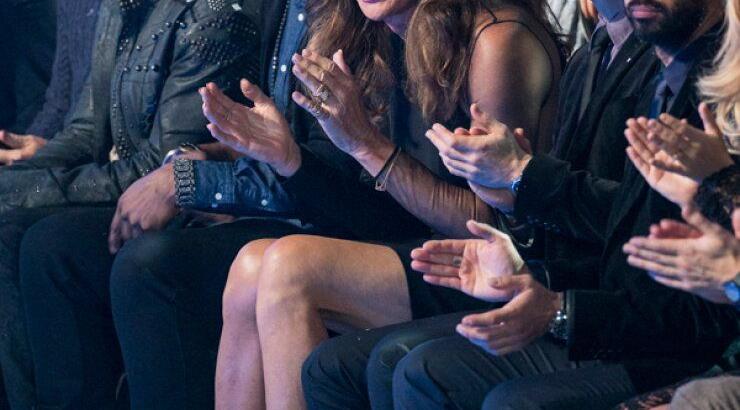 Ο άνθρωπος που καταχειροκρότησε την Kendall Jenner στο πρώτο της show της Victoria Secret [εικόνες]