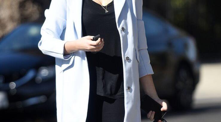 Το διάσημο μοντέλο με την τσάντα αξίας 30 χιλιάδων [εικόνες]