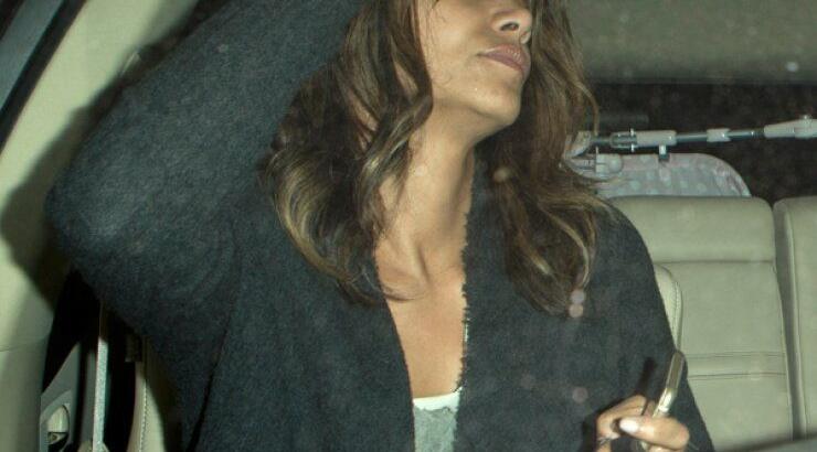 Δείτε την Halle Berry να παραπατάει από το μεθύσι [εικόνες]