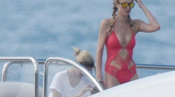 Paris Hilton: Σε πολυτελές γιοτ για τα Χριστούγεννα [εικόνες]