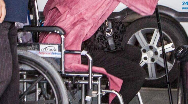 Σε αναπηρικό καροτσάκι η Naomi Campbell [εικόνες]