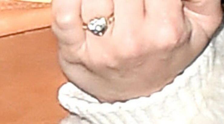 Ναι, η Miley Cyrus αρραβωνιάστηκε [εικόνες]