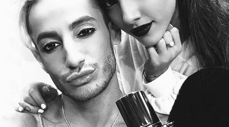 Ariana Grande: Τι είναι αυτό που την έχει κάνει να πετάει απ΄τη χαρά της [εικόνες]