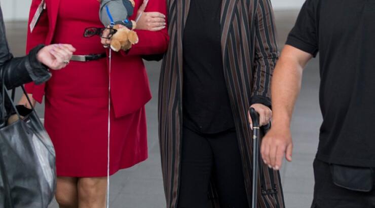 Ποιο πρόσωπο της showbiz έσπασε το πόδι του; [εικόνες] 