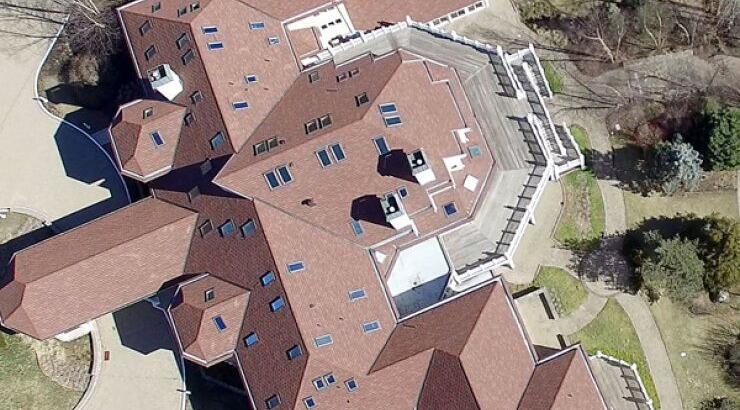 Διάσημος σταρ του Hollywood ξεπουλάει όσα έχει και δεν έχει [εικόνες]