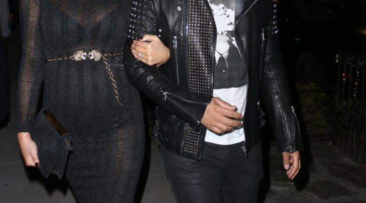 Νέα σέξυ εμφάνιση από την έγκυο σύζυγο του John Legend [εικόνες]