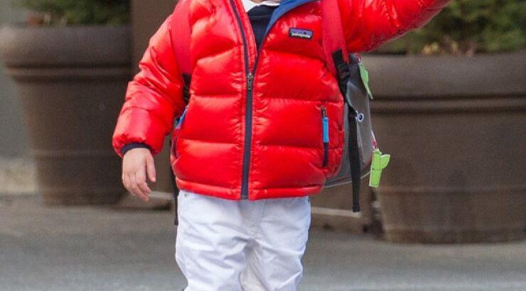 Δε θα πιστεύετε ποιος είναι ο πατέρας αυτής της πανέμορφης μικρής [εικόνες] 