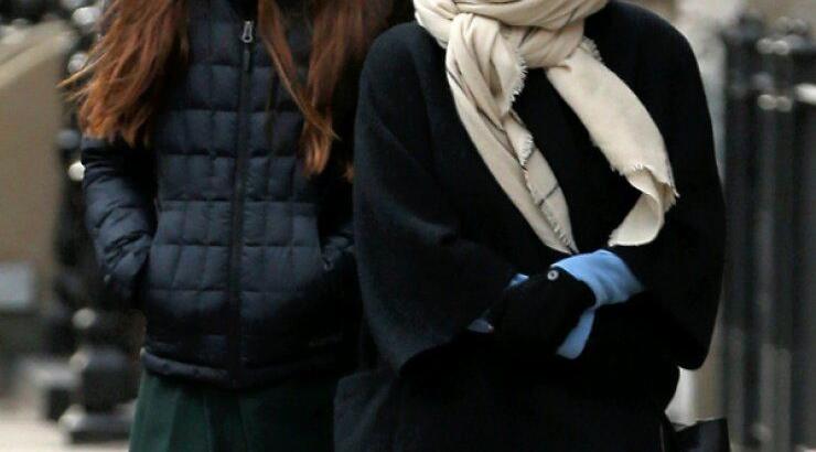 Σπάνια εμφάνιση διάσημης ηθοποιού με την κόρη της [εικόνες]