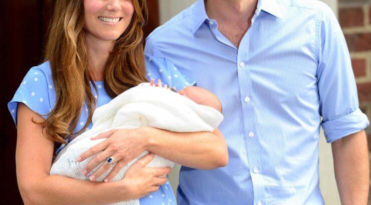 Βγήκαν η Kate και το μωρό της