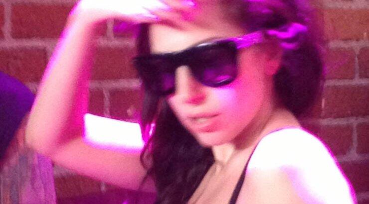 Δείτε τη Lady Gaga μόνο με το σουτιέν της!