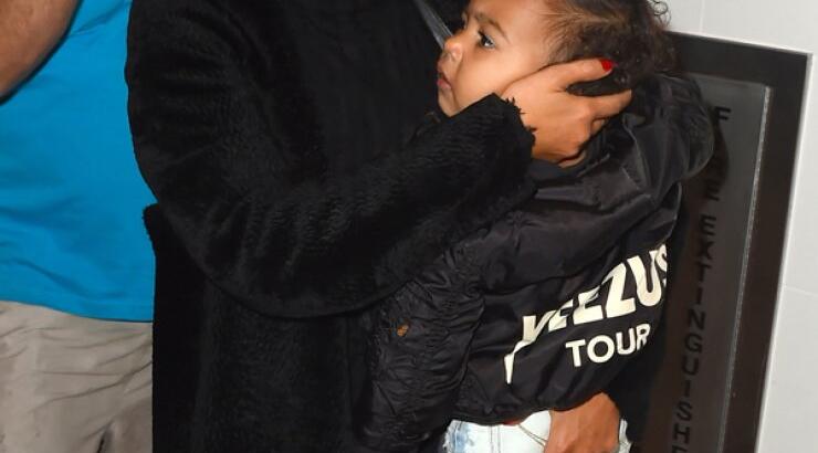 Kim Kardashian: Τι φόρεσε αυτή τη φορά στη μικρή της κόρη; [εικόνες]