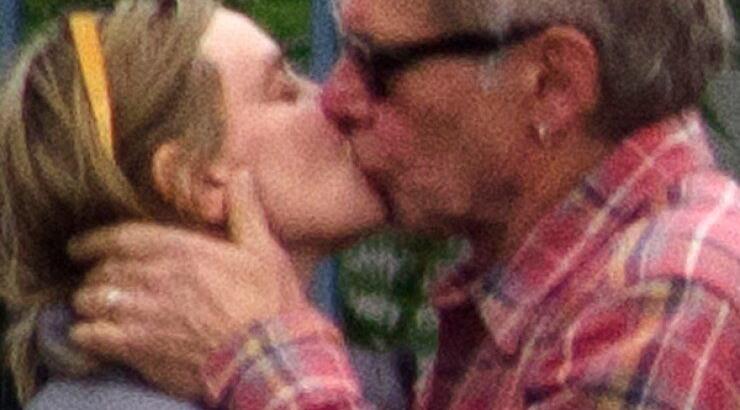 Ποιος διάσημος ηθοποιός δίνει παθιασμένο φιλί στη σύντροφό του; [εικόνες]