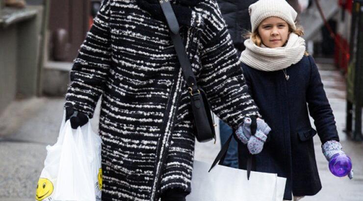 Jessica Alba: Για shopping μέσα στο κρύο [εικόνες]