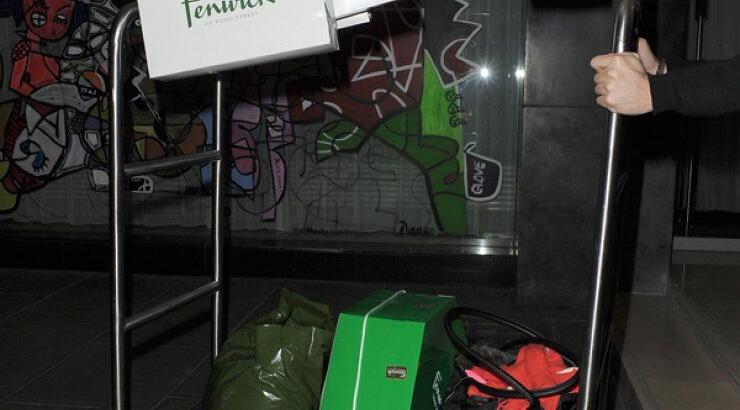 Πόσα ψωνίζει η Paris Hilton κάθε φορά που πάει shopping; [εικόνες]