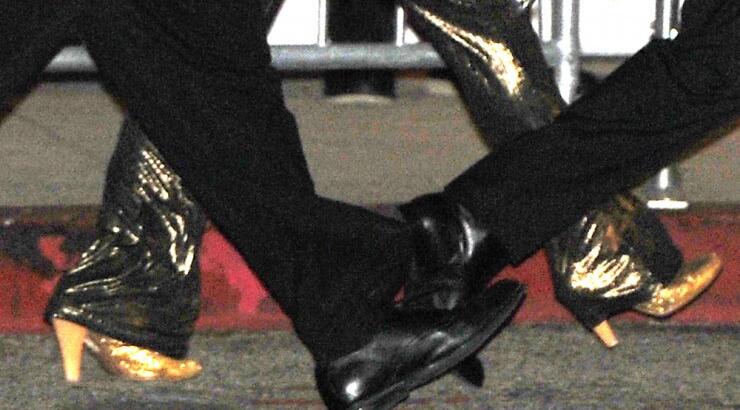 Διάσημος άντρας πήγε στις Χρυσές Σφαίρες...με ψηλοτάκουνα [εικόνες]