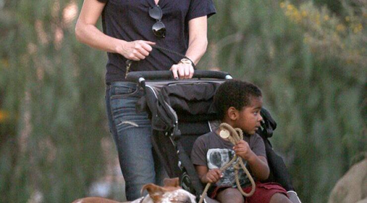 Τελικά αρραβωνιάστηκε η Charlize Theron ή όχι; [εικόνες]