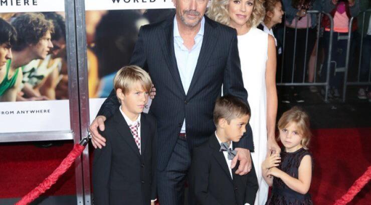 Ο Kevin Costner με όλη την οικογένειά του στην πρεμιέρα της ταινίας του [εικόνες]