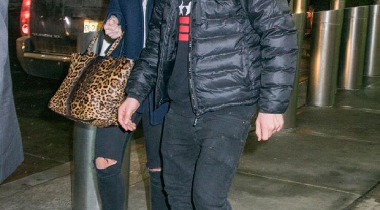 Ο 15χρονος γιος των Beckham κυκλοφορεί με τη..νταντά του [εικόνες]