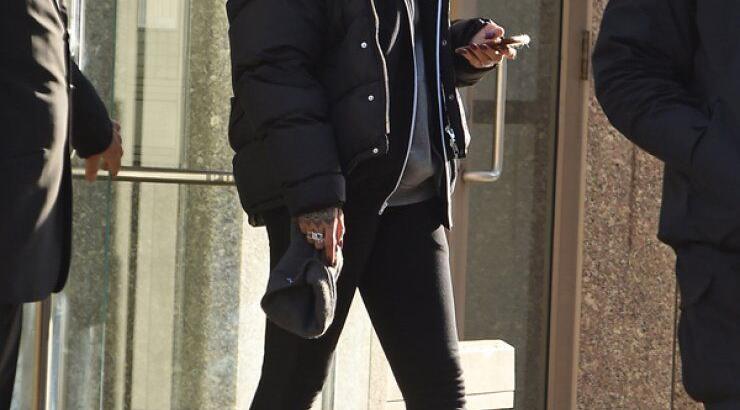 Δείτε τα περίεργα μποτάκια της Rihanna [εικόνες]