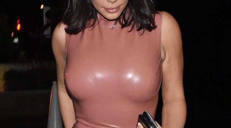 H Kim τώρα και με φόρεμα από vinyl [εικόνες]