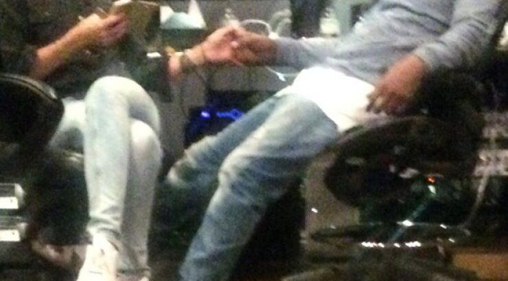 Με ποιον κρατούσε χεράκι η Katie Holmes; [εικόνες]