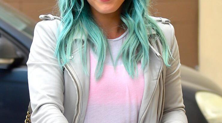 Η...μπλε στυλιστική αλλαγή της Hillary Duff [εικόνες]