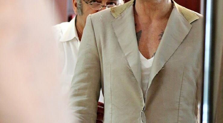 Ποιος διάσημος ηθοποιός έχει προσωπικό ράφτη για την γκαρνταρόπα του; [εικόνες]