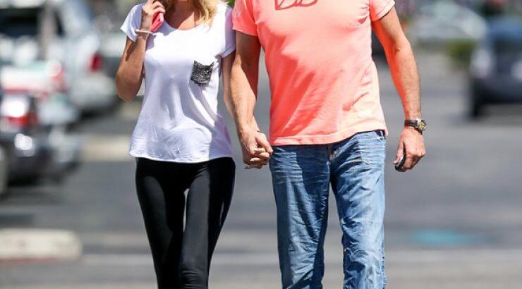 Με νέο κορίτσι πασίγνωστος σταρ του Hollywood [εικόνες]