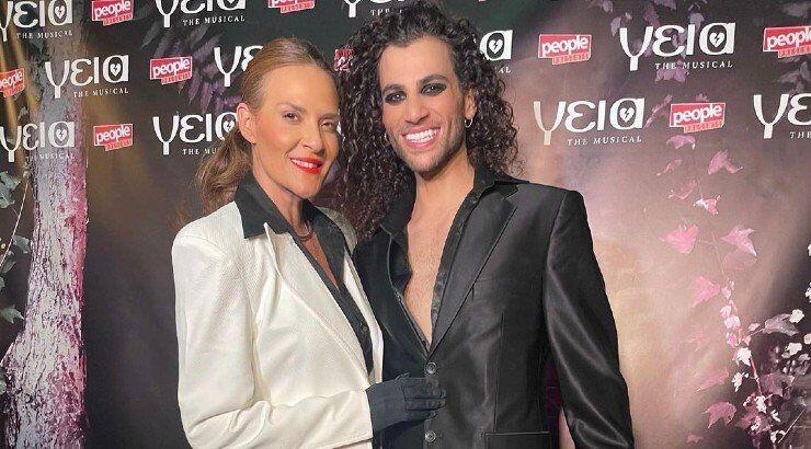 Στάλω Ηλία: Βρέθηκε στην επίσημη πρεμιέρα του μιούζικαλ του Φοίβου που συμμετέχει ο γιος της