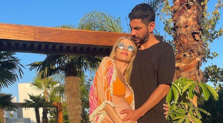 Έλενα Ανδρέου: Τα τρυφερά στιγμιότυπα με τον σύζυγό της να της χαϊδεύει τη φουσκωμένη της κοιλίτσα [εικόνες & βίντεο]