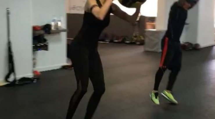 Επώνυμη Κύπρια τρελαίνει το instagram με τις σέξι ασκήσεις της και το καλλίγραμμο κορμί της!