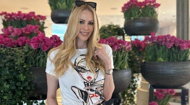 Στέλλα Δημητρίου: Απαθανάτισε τη μητέρα της αγκαλιά με τους επτά μηνών δίδυμους γιους της 