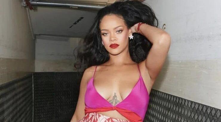 Rihanna: Είναι έγκυος και μόλις είδαμε τις πρώτες εικόνες της με φουσκωμένη κοιλιά