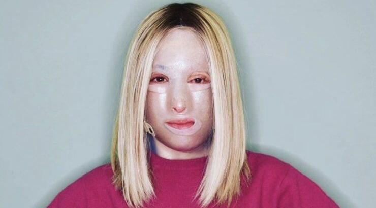 Ιωάννα Παλιοσπύρου: Πόσταρε φωτογραφία σε κέντρο αποκατάστασης χωρίς μάσκα και μακιγιάζ