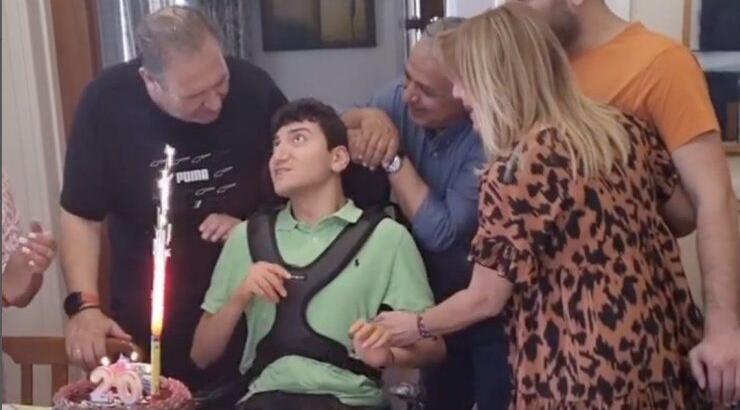 Βίκτωρας Παπαδόπουλος: Ο γιος του Κωνσταντίνος γιόρτασε τα 20α γενέθλια του [βίντεο]