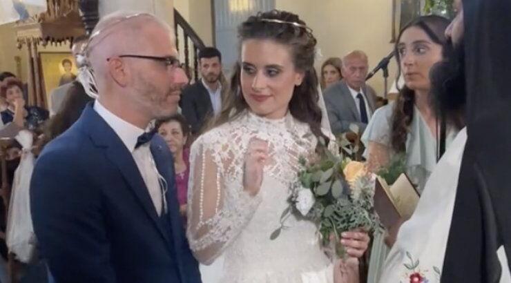 Ρίγη συγκίνησης στην Κύπρο: Νύφη μεταφέρει στη νοηματική τα λόγια του ιερέα στον άντρα της