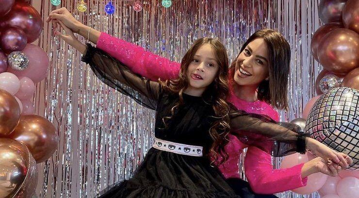 Κωνσταντίνα Ευριπίδου: Πήγε στα χιόνια με την κόρη της [εικόνες]