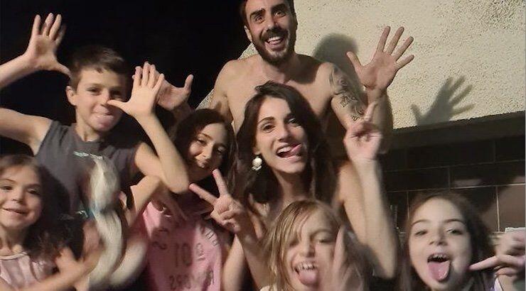 Ειρήνη Καραγιώργη: Με τα πιο ιδιαίτερα στιγμιότυπα με τον σύντροφο και τα παιδιά τους είπε αντίο στο 2022