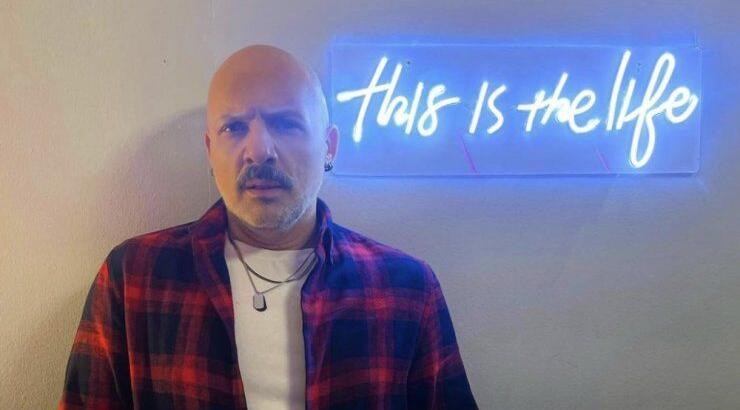 Tηλεοπτική βόμβα: Ο Νίκος Μουτσινάς αποχωρεί από την τηλεόραση - Tι συνέβη;