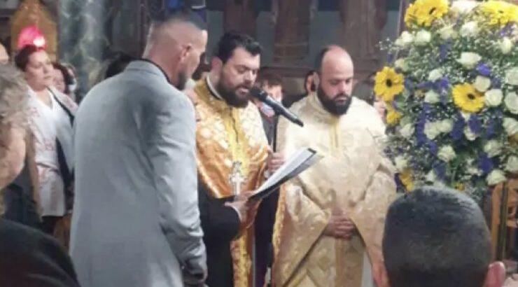 Νίκος Βουρλιώτης: Ο Έλληνας ράπερ έψαλλέ τα εγκώμια του επιτάφιου θρήνου [εικόνες]