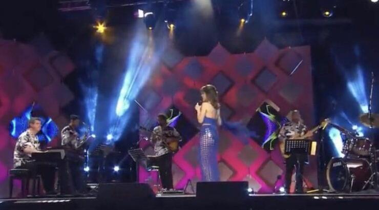 Eλληνίδα τραγουδίστρια έκανε σεξ με επώνυμο Έλληνα έξω από τα μπουζούκια [βίντεο]