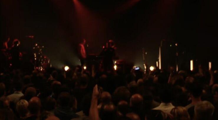 Παγκόσμια συγκίνηση: Έφυγε από τη ζωή διάσημη τραγουδίστρια [εικόνες]