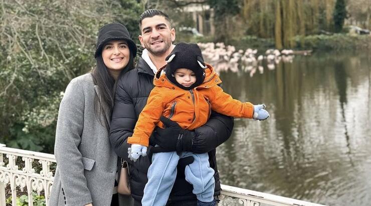 Ιωάννης Κούσουλος – Ντορίνα Αντωνίου: Χριστουγεννιάτικες διακοπές με τον γιο τους στο Άμστερνταμ