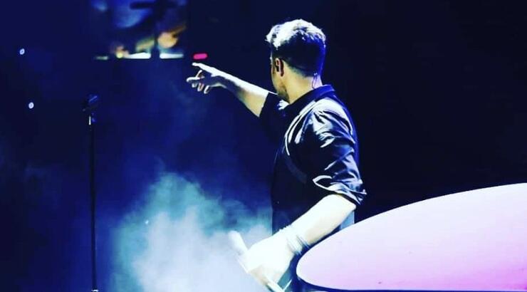 Καταγγελία σοκ Έλληνα τραγουδιστή: "Με κακοποίησαν αστυνομικοί και με συνέλαβαν" 