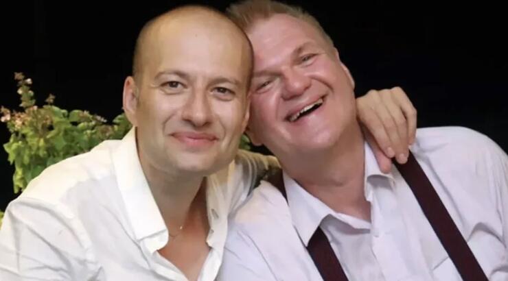 Σταύρος και Δημήτρης: Το πρώτο ομόφυλο ζευγάρι που παντρεύτηκε - Είναι 20 χρόνια μαζί και έχουν 3 παιδιά