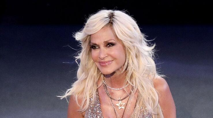 Ελληνίδα ηθοποιός μεταμορφώθηκε σε Άννα Βίσση και αποθεώθηκε μόλις είδαμε τις φωτογραφίες της