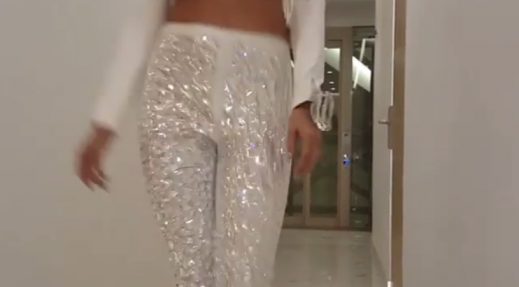 Εκρηκτική επώνυμη Ελληνίδα κολάζει το instagram με το ντεκολτέ της!