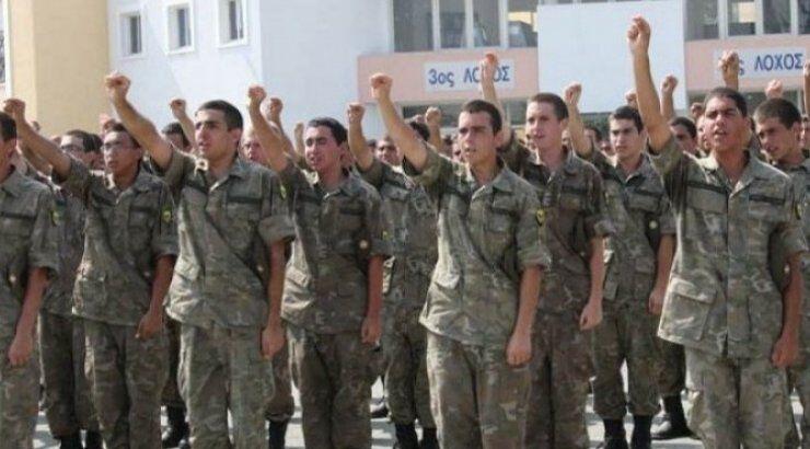 Μείωση στρατιωτικής θητείας στους 14 μήνες