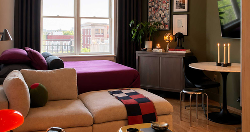 Αυτός ο interior designer χώρεσε τέσσερα ξεχωριστά δωμάτια σε ένα στούντιο 22τ.μ.